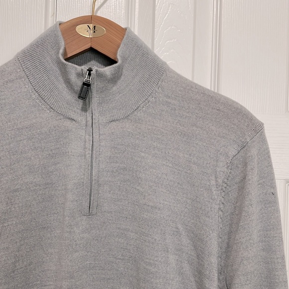 Jos A. Bank Men’s Light Gray Traveler Merino Wool Zip-Up Sweater - Picture 3 of 8